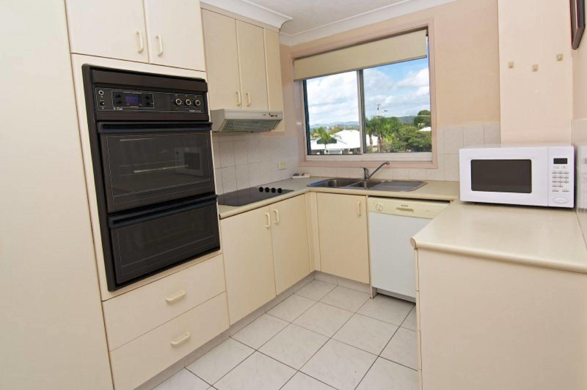Palm Beach Holiday Resort Gold Coast Exterior photo